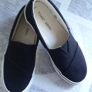 Toms Avalon canvas loafer